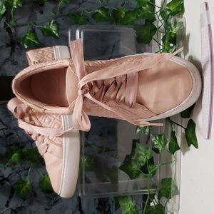 Tory Burch pale/melon sneakers. Lace up